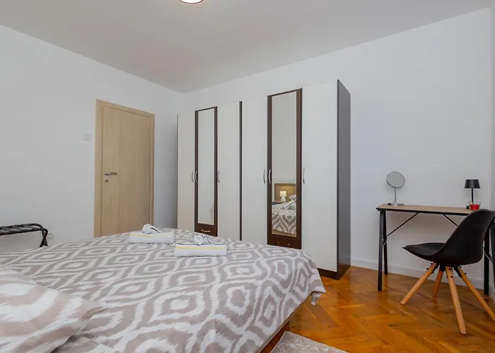 Apartament Marin *
